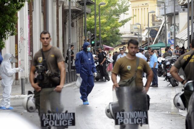 Σε εξέλιξη έρευνες στο κέντρο της Αθήνας. Επιχείρηση της Αντιτρομοκρατικής για το κρησφύγετο Μαζιώτη