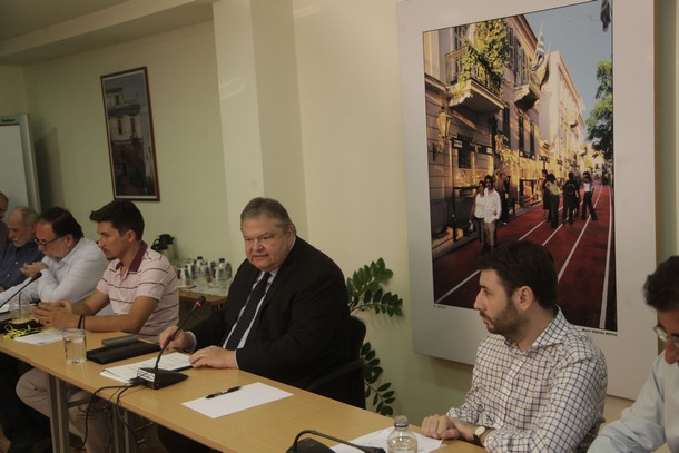 Δρομολογείται το ιδρυτικό συνέδριο της δημοκρατικής παράταξης από το ΠΑΣΟΚ