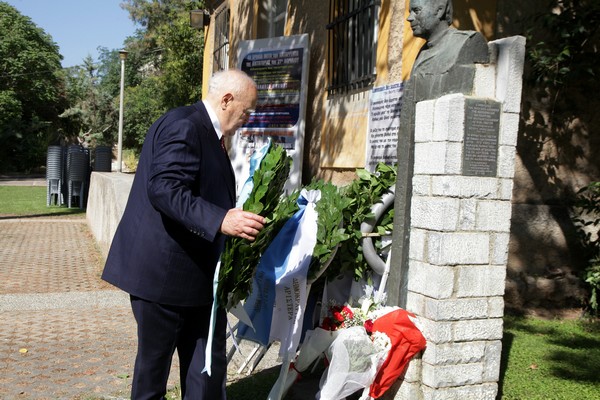 Παπούλιας: Σε περιόδους κρίσης η φλόγα της Δημοκρατίας πρέπει να κυριαρχεί