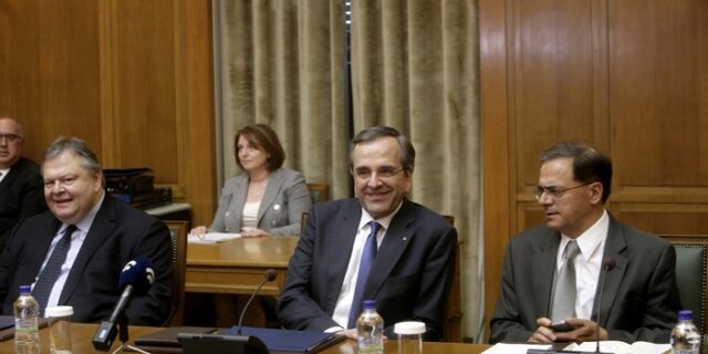 Ο δρόμος για πιθανές πρόωρες εκλογές περνά μέσα από τις συμπληγάδες νέων μέτρων και τρίτου μνημονίου