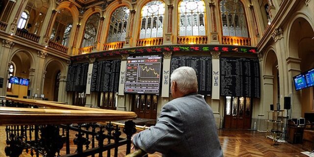 Reuters: Δεύτερες σκέψεις για την έξοδο στις αγορές. Η Ελλάδα “αλλάζει γνώμη” για τη διακοπή του προγράμματος του ΔΝΤ