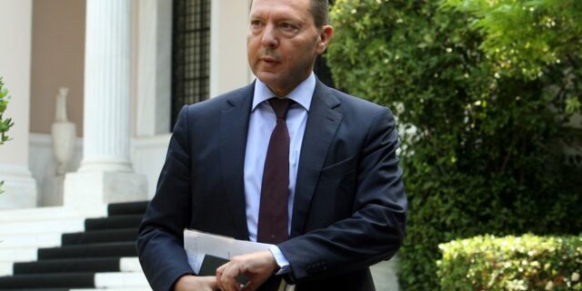 Χάνει προσωρινά το δικαίωμα ψήφου από τις συνεδριάσεις του ΔΣ της ΕΚΤ ο Γ. Στουρνάρας
