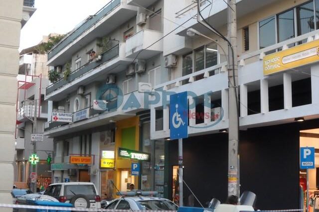 Έφοδος της Αστυνομίας στο διαμέρισμα της Ρούπα στην Καλαμάτα