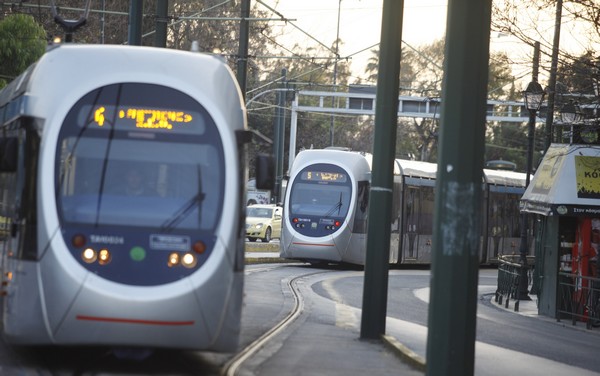Το τραμ πάει Πειραιά: Κονδύλι ύψους 34 εκατ. ευρώ από την Κομισιόν
