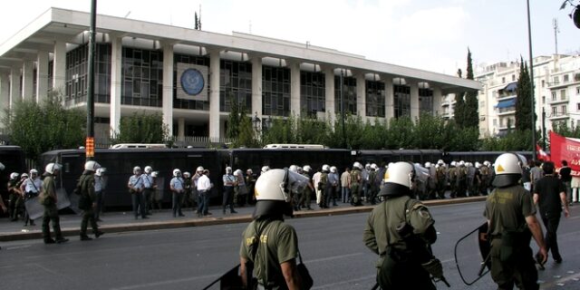 Στο top-10 των πιο αντιαμερικανικών χωρών, η Ελλάδα