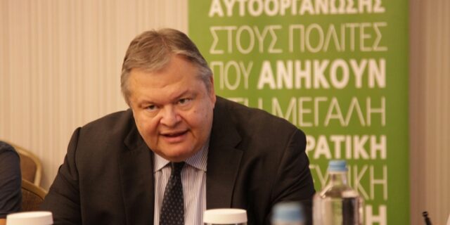 Βενιζέλος: “Η συσπείρωση όλων των δυνάμεων διαβατήριο για την ενδυνάμωση της παράταξης”