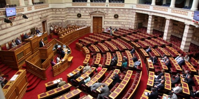 “Πόλεμος” στη Βουλή για τον ΕΝΦΙΑ. LIVE η συζήτηση για το χαράτσι