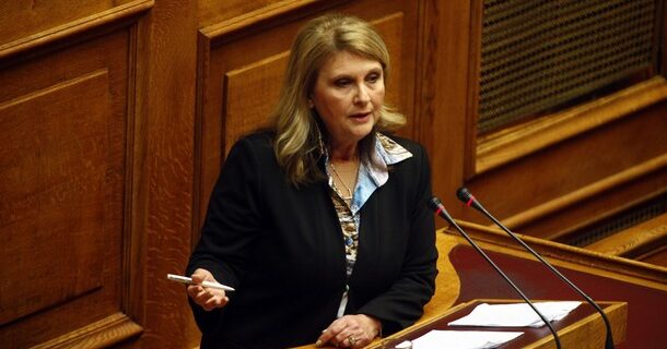 Βούλτεψη: “Δεν αθροίζονται οι προτάσεις περί δημοψηφίσματος”