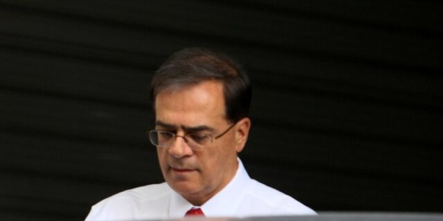 Η επιστολή των έξι: Βουλευτές ζητούν από τον Χαρδούβελη φορολογική δικαιοσύνη
