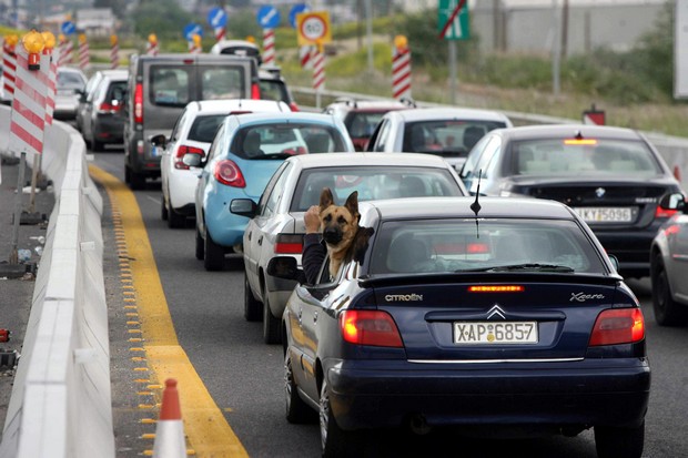 Σε εξέλιξη η έξοδος για το τριήμερο του Αγίου Πνεύματος-Σε επιφυλακή η τροχαία