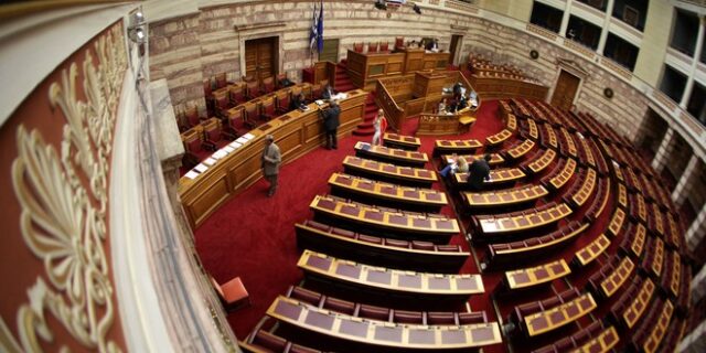 Υπερψηφίστηκε το πολυνομοσχέδιο με έκτακτη τροπολογία για εξαιρέσεις στον ΦΠΑ