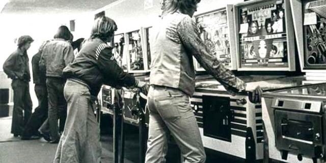 Μηχανή του Χρόνου: Η ιστορία των φλίπερ. “Μη το κουνάς ρε, θα κάνει τίλτ”