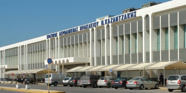 Στο νοσοκομείο Ρώσος τουρίστας. Τραυματίστηκε κατά τη διάρκεια πτήσης
