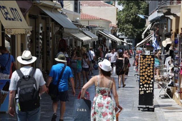 Deutsche Welle: Η Ελλάδα ελπίζει σε ανάπτυξη της οικονομίας