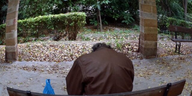 Υπ. Εργασίας: Πρόγραμμα-ανάσα στέγασης, σίτισης και επανένταξης για αστέγους