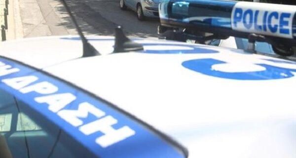 Έσκασε το λάστιχο και το χασίς σκορπίστηκε στην άσφαλτο