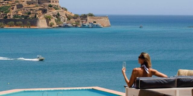 Το Domes of Εlounda ψηφίστηκε ως ξενοδοχείο της χρονιάς