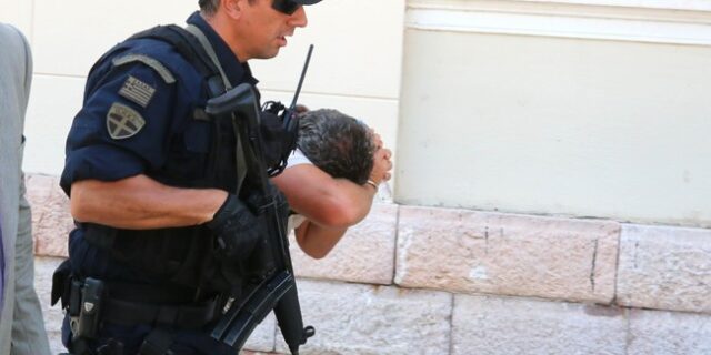 Ελεύθεροι οι τρεις από τους πέντε συλληφθέντες για τη δολοφονία του 39χρονου στο Άστρος Κυνουρίας. Σοκάρει η περιγραφή του πατέρα – δράστη