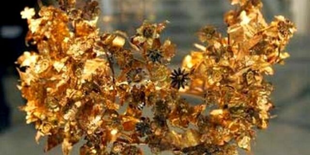 Μηχανή του Χρόνου: Οι αρχαιοκάπηλοι “χτυπούν” την Αμφίπολη. Το θρίλερ με το χρυσό μακεδονικό στεφάνι που βρέθηκε στο μουσείο Γκετί μέσω Γερμανίας