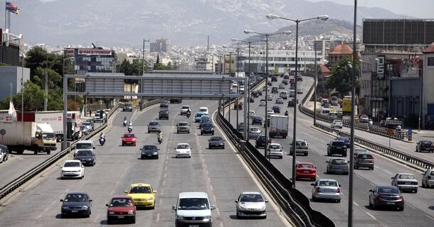Επιστρέφονται άδειες και πινακίδες ενόψει Δεκαπενταύγουστου. Ποιες περιπτώσεις εξαιρούνται