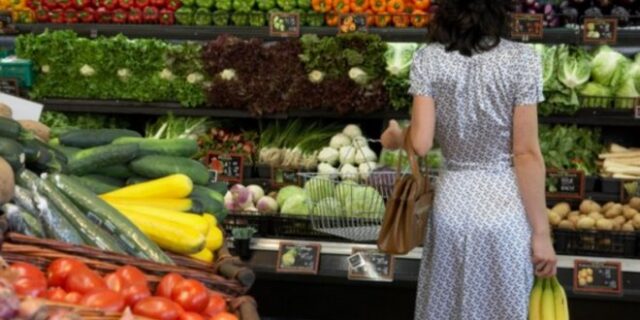 Ξεκινά η απόσυρση των “αποκλεισμένων” ροδάκινων – Διανέμονται σε ευπαθείς ομάδες