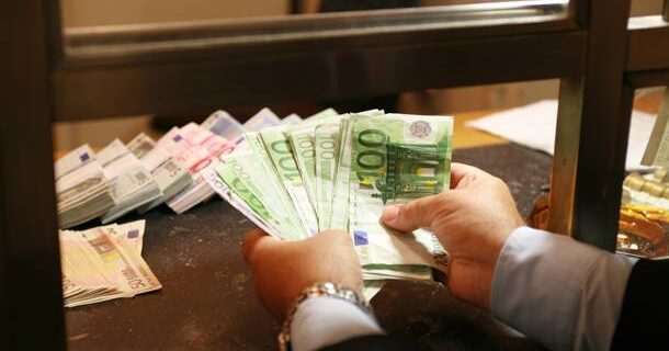 Νέο ιστορικό υψηλό για τις καταθέσεις τον Οκτώβριο