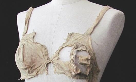 Μηχανή του Χρόνου: Οι σέξι στηθόδεσμοι του μεσαίωνα. Ανατροπή της εικόνας σεμνοτυφίας και της… πανοπλίας