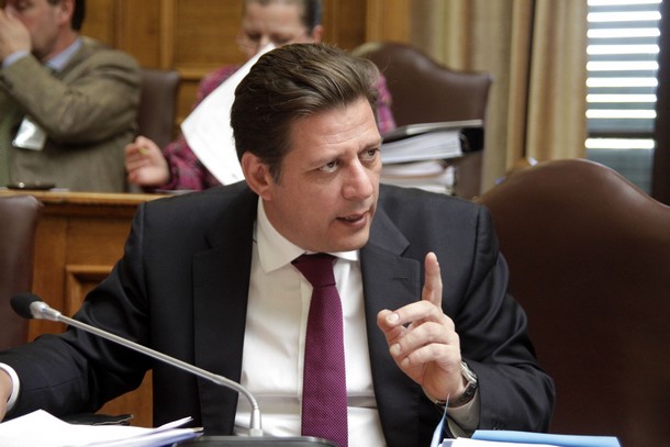 “Πυρ και μανία” με Μουίζνιεκς ο Βαρβιτσιώτης για το Φαρμακονήσι