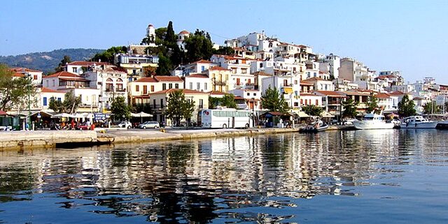 Σκιάθος και Σκόπελος στην κορυφή των φορολογικών παραβάσεων το καλοκαίρι