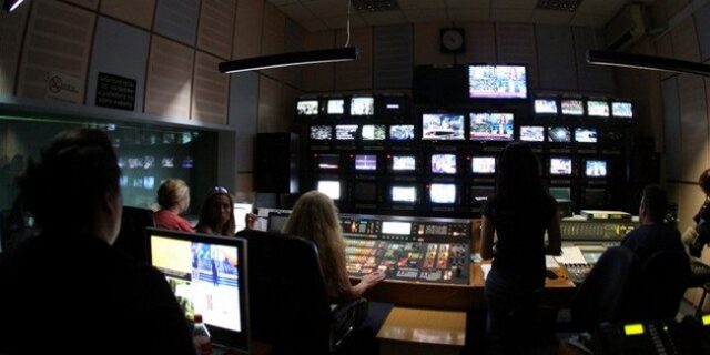 ΣΥΡΙΖΑ και ΔΗΜΑΡ κατά κυβέρνησης για την επιστολή της EBU για τη ΝΕΡΙΤ