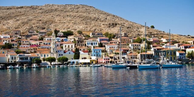 Ξέμειναν από ρευστό στη Χάλκη