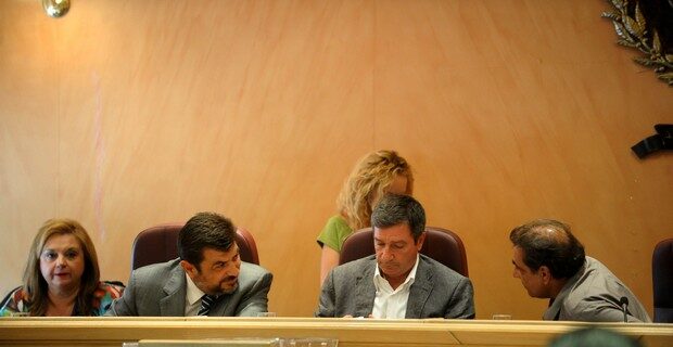 Η πρεμιέρα των δημοτικών συμβουλίων της χώρας