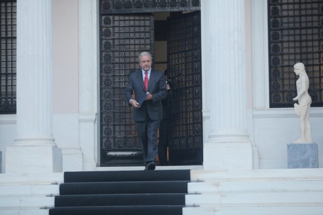 Χυδαία επίθεση κατά Αβραμόπουλου από το “Ουράνιο Τόξο”