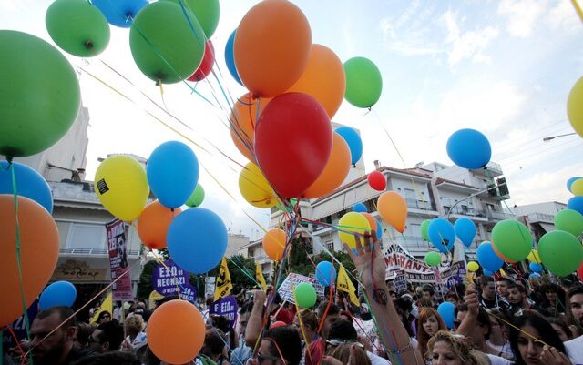 Μαζική πορεία στη μνήμη του Παύλου Φύσσα. Μικροεπεισόδια στην Αμφιάλη