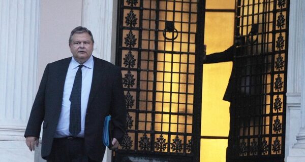 Βενιζέλος: Έρχεται ριζοσπαστική πρόταση για τα κόκκινα δάνεια