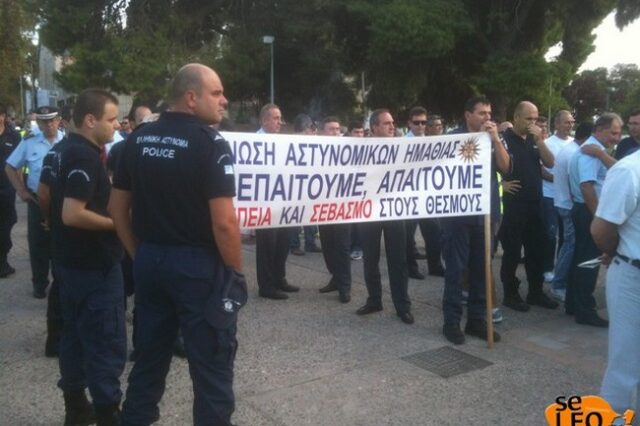 Πορεία διαμαρτυρίας των ενστόλων στη Θεσσαλονίκη. Στο πλευρό τους ο Μπουτάρης