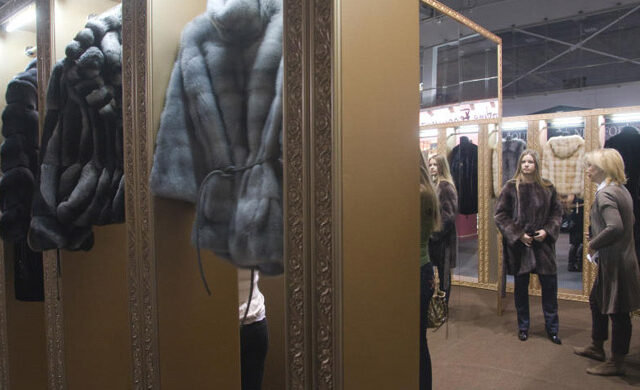 Moscow Times: Οι Έλληνες γουναράδες καταστρέφονται από τις κυρώσεις της Ε.Ε κατά της Ρωσίας