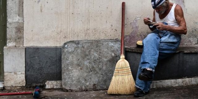 Δυστυχώς επτωχεύσαμεν: 6.300.000 Έλληνες είναι φτωχοί ή απειλούνται από τη φτώχεια