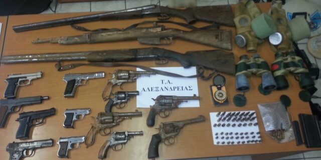 Ημαθία: 72χρονος είχε γεμίσει το σπίτι του με αρχαία και όπλα
