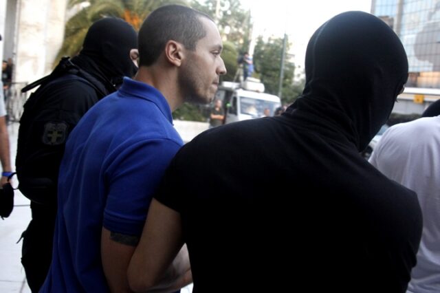 Μήνυση πρώην στελέχους της Χρυσής Αυγής κατά Μιχαλολιάκου – Κασιδιάρη
