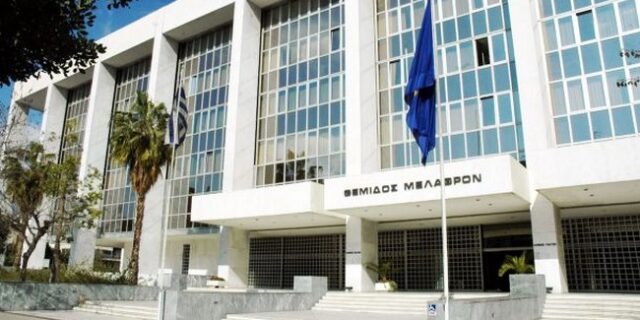 Άρειος Πάγος: Τέλος στις “απλήρωτες Κυριακές” του μνημονίου