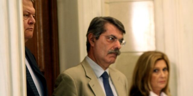 Ένταση στη διαπραγμάτευση με την τρόικα λόγω Χρύσανθου