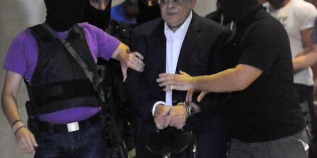 Αθανασίου: Καμία προνομιακή μεταχείριση των βουλευτών της Χ.Α. – Καταγγελία ότι ζητούν να τους σερβίρουν μόνο Ελληνίδες