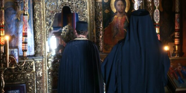 Φορολογούμενοι δύο ταχυτήτων :Αφορολόγητο 9.500 ευρώ για τους μοναχούς