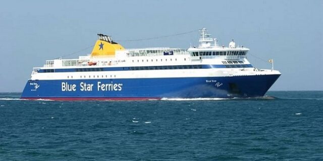 Βίντεο: Το Blue Star Paros “κάνει τον σταυρό του” μπαίνοντας στο λιμάνι της Δονούσας