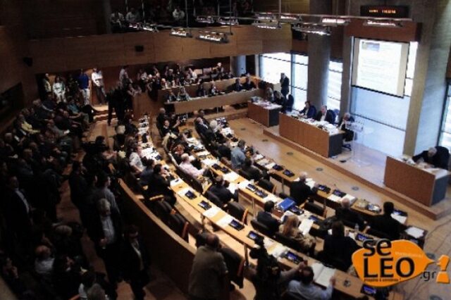 Άναψαν τα αίματα στο δημοτικό συμβούλιο: Η κάμερα χρυσαυγίτη εξόργισε τον Μπουτάρη