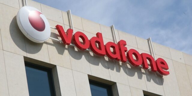 Γιατί η Vodafone ζητάει από τους Έλληνες να κλείνουν τα κινητά για (τουλάχιστον) 48 λεπτά