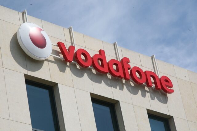 Γιατί η Vodafone ζητάει από τους Έλληνες να κλείνουν τα κινητά για (τουλάχιστον) 48 λεπτά