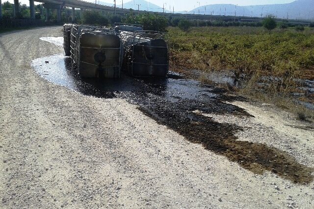 Άγνωστοι άφησαν 10 τόνους επικίνδυνων αποβλήτων στην Αττική Οδό