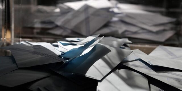 Δημοσκόπηση ΠαΜακ: 7,5 μονάδες μπροστά ο ΣΥΡΙΖΑ, τρίτο το Ποτάμι